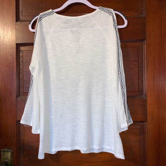 89th & Madison Cold Shoulder Blouse - Picture 4 of 4